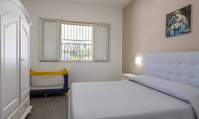 Mazara del Vallo Apartment | Holiday Home 'La Perla Di Mare - Perla 1' with Shared Pool, Wi-Fi and Air Conditioning