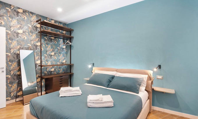 Posillipo House | Holiday Home 'La Gioia' with Wi-Fi and Air Conditioning