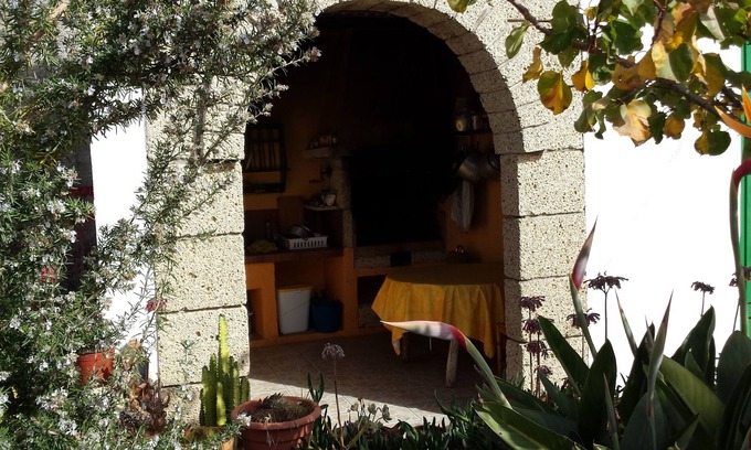 Fasnia House | Holiday home La Sombrera Fasnia with beautiful views of sea and mountains