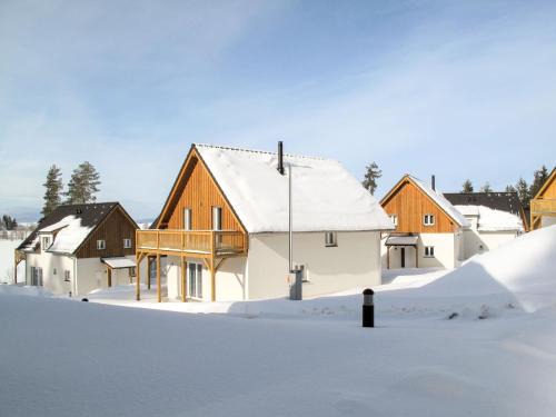 Lojzova Paseka House | Holiday Home Lakeside Village 18 - - sauna by Interhome