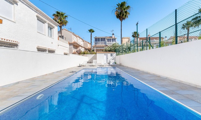Torrevieja Apartment | Holiday Home 'Las Calas C y E' with Shared Pool, Private Terrace and Wi-Fi