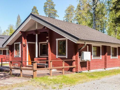 Tahkovuori House | Holiday Home Lomasyväri 810 by Interhome