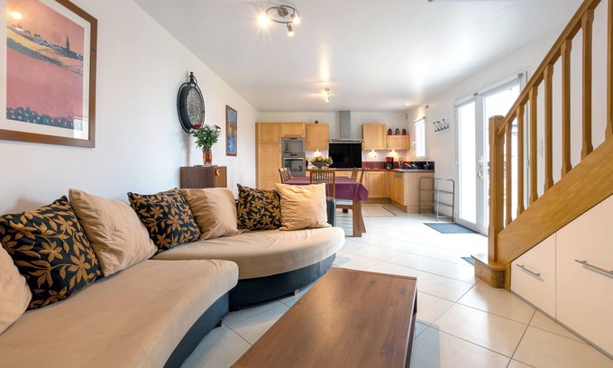 Trevignon House | Holiday Home 'Maison Vue Mer 150m De La Plage' with Sea View, Private Terrace and Wi-Fi