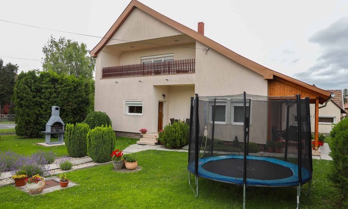 Balatonkeresztur House | Holiday home only 300 m from the beach with air conditioning