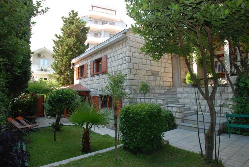 Becici House | Holiday Home Olive Tree