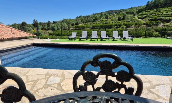 Covilha House | Holiday Home 'Quinta Do Limite - Casa Do Camponês' with Mountain View, Wi-Fi and Air Conditioning
