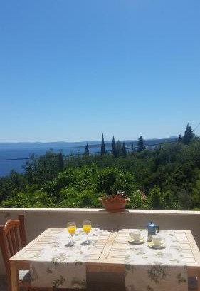 Jelsa House | Holiday Home Rubinić
