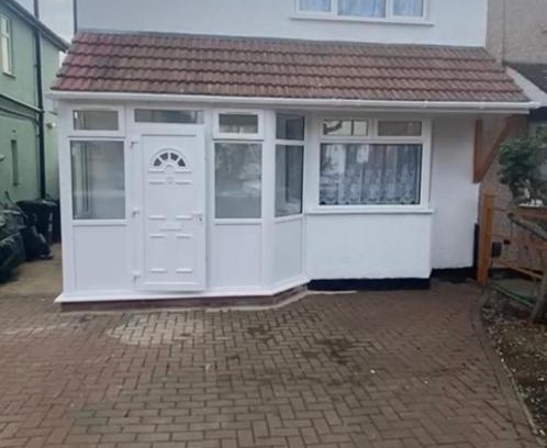 North Greenford House | Holiday Home Short Distance from Heathrow Airport and Central London