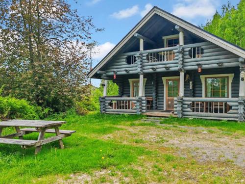 Kitula House | Holiday Home Sinisorsa by Interhome
