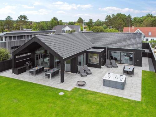 Vibæk Strand House | Holiday Home Straale - 50m from the sea by Interhome