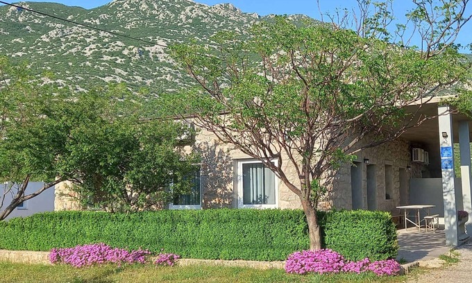 Cesarica House | Holiday home suitable for 2 families with 3 bathrooms