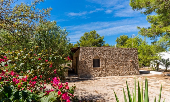 Presicce House | Holiday Home "Tenuta La Saracina - Villino 2" with Sea View, Balcony & Wi-Fi