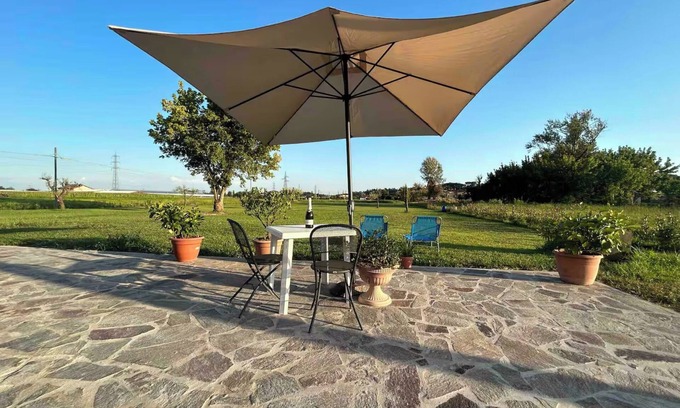 Montecarlo House | Holiday Home 'The Country House' with Private Pool, Private Garden and Wi-Fi