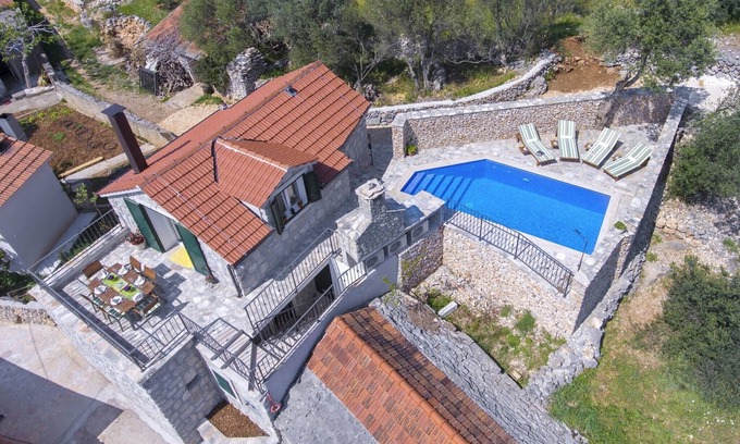 Vinisce House | Holiday home Tomislav, (15564), Vinišće, Croatia