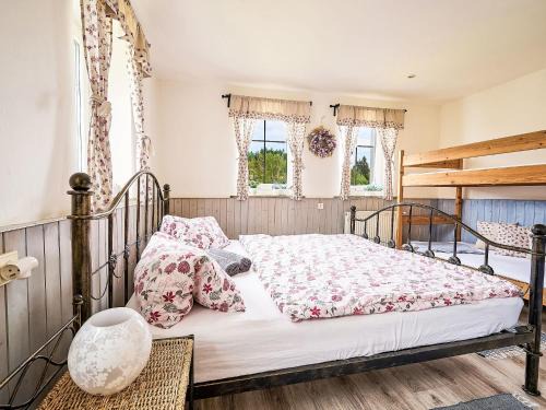 Smrzovka House | Holiday Home U sjezdovky by Interhome