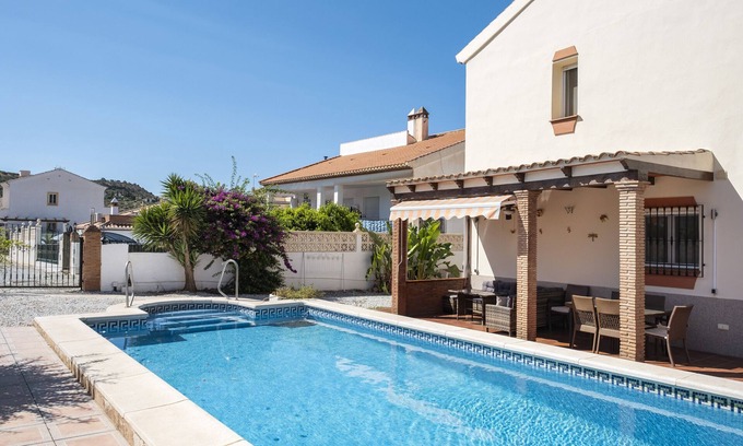 Puente de Salia House | Holiday Home 'Villa Ju-mi' with Mountain View and Wi-Fi