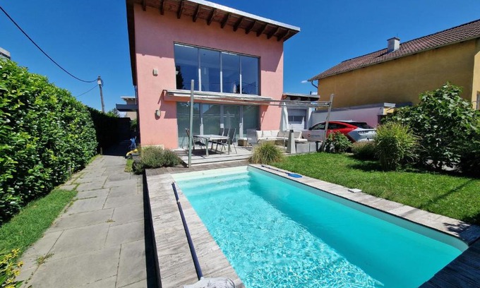 Schwarzlackenau House | Holiday Home Vienna by Interhome