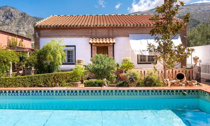 Niguelas House | Holiday Home Villa Verde by Interhome