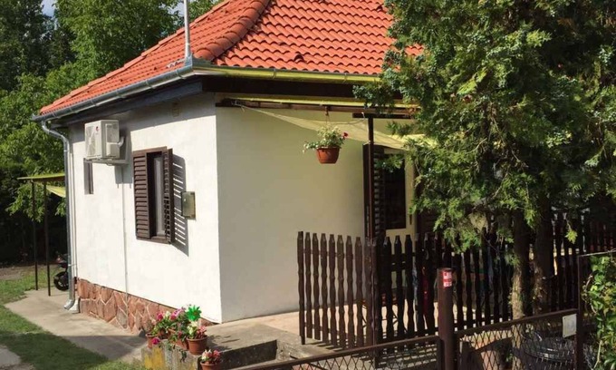 Fonyodliget House | Holiday home with air conditioning and washing machine, only 600 m from the beach