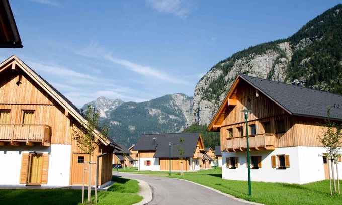 Obertraun House | Holiday home with indoor pool, spa, children's playground and a private sauna in the holiday village