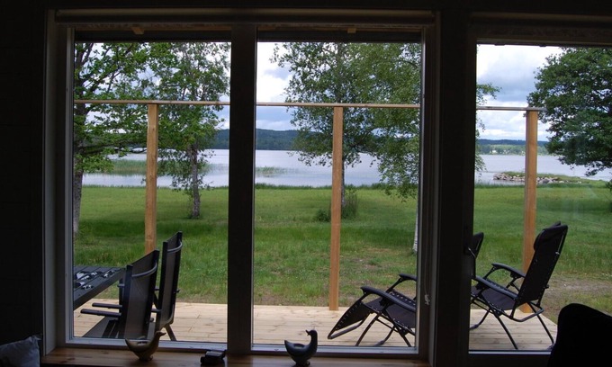 Vegby House | Holiday home with exclusive location in its own bay in the lake Åsunden