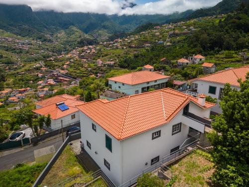 Sao Vicente House | Holiday home with game room and entertainment