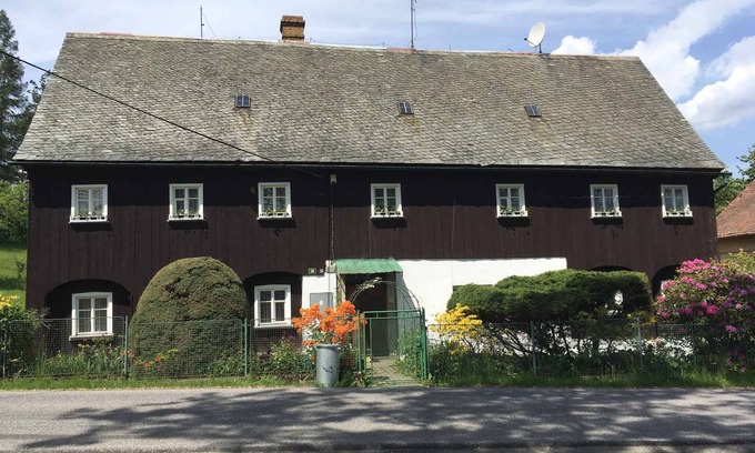 Frydlant House | Holiday home with large garden and outdoor pool