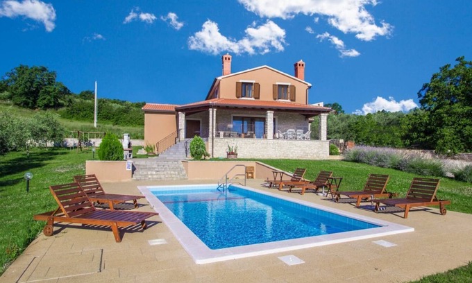 Rakotule Villa | Holiday home with pool with beautiful view of magical Motovun in central Istria