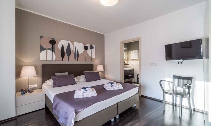 Buzinija House | Holiday home with pool and air conditioning