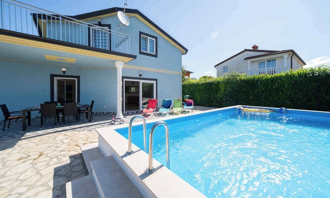 Radini House | Holiday home with pool and barbecue