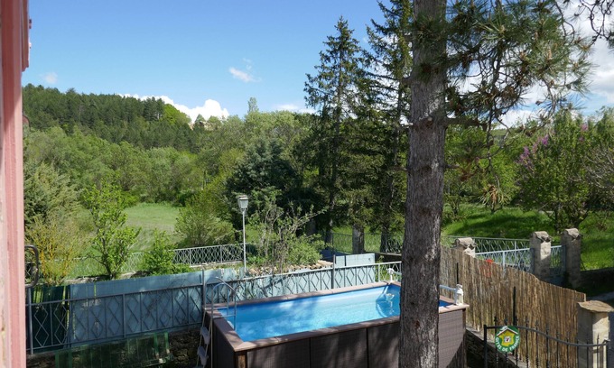 Aurel House | Holiday home with swimming pool, garden and Wi-Fi: Grand Gîte Au Pays des Lavandes