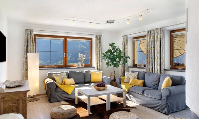 Zellberg House | Holiday Home 'Zillertalblick' with Mountain View, Private Terrace and Wi-Fi