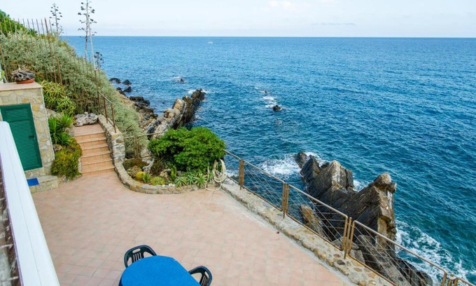 Piani-Ciapin House | Holiday homes in Cipressa, Italy