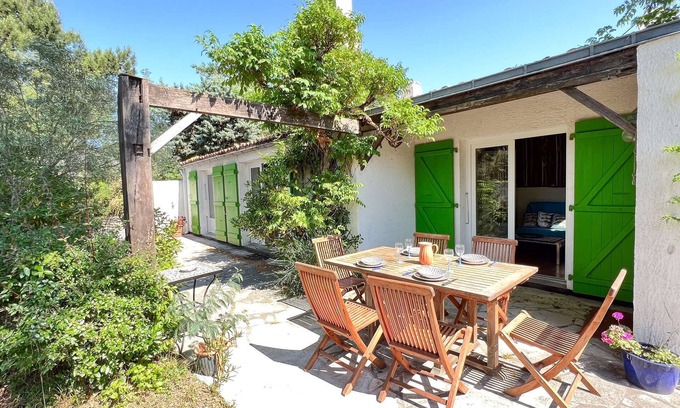 Le Bois-Plage-en-Re House | Holiday house near the beach with garden