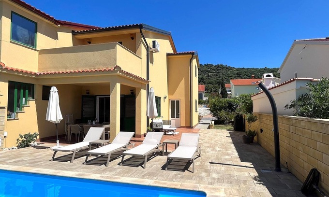 Barbat na Rabu House | Holiday house Barbat na Rabu for 1 - 6 persons with 3 bedrooms - Twin house