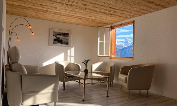 Sundlauenen Ski Chalet | Holiday house Beatenberg for 1 - 4 persons with 2 bedrooms - Chalet