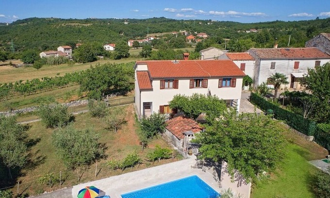 Buje House | Holiday house Buje for 1 - 8 persons with 4 bedrooms - Holiday house