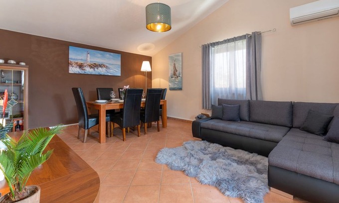 Dracevac House | Holiday house Dracevac for 6 - 8 persons with 3 bedrooms - Holiday house