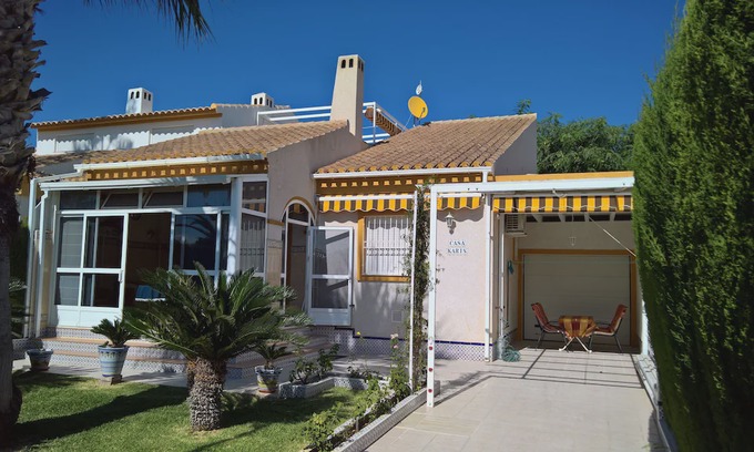 Pueblo Latino House | Holiday house with garden, close to the beach, for 6 people