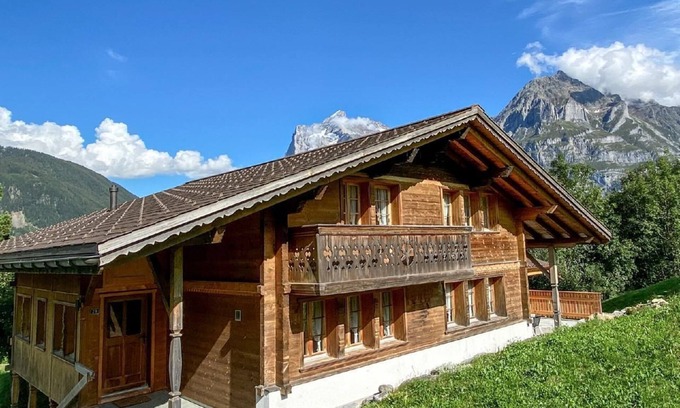Grindelwald Ski Chalet | Holiday house Grindelwald for 1 - 6 persons with 3 bedrooms - Detached holiday house