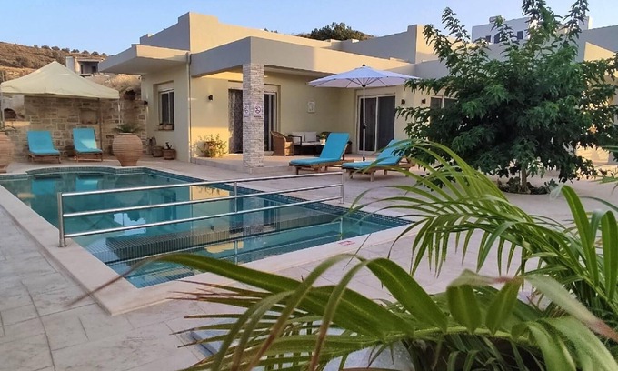 Kamilari House | Holiday house Matala for 1 - 6 persons with 3 bedrooms - Row house