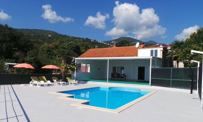 Ika House | Holiday house Nina