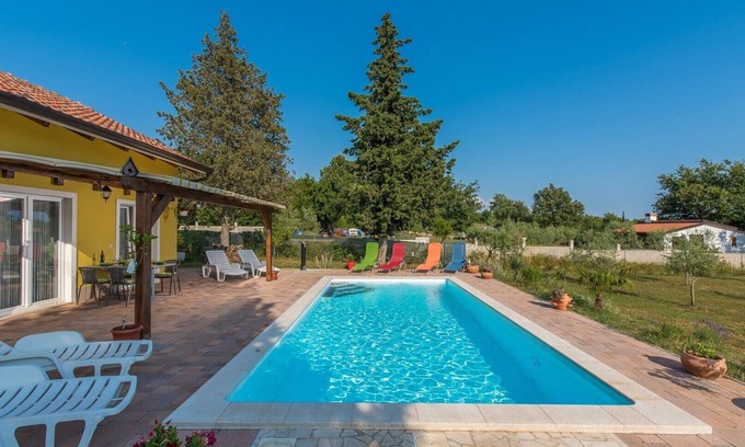 Mali Maj House | Holiday House Paco with heated pool