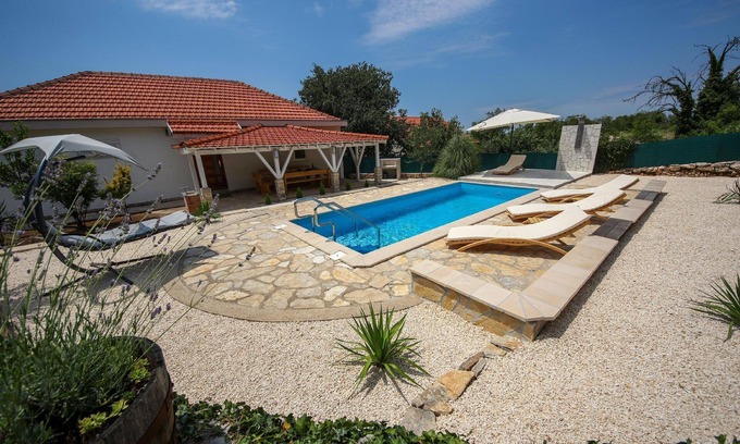 Pokrovnik House | Holiday house Pokrovnik for 1 - 8 persons with 3 bedrooms - Holiday house