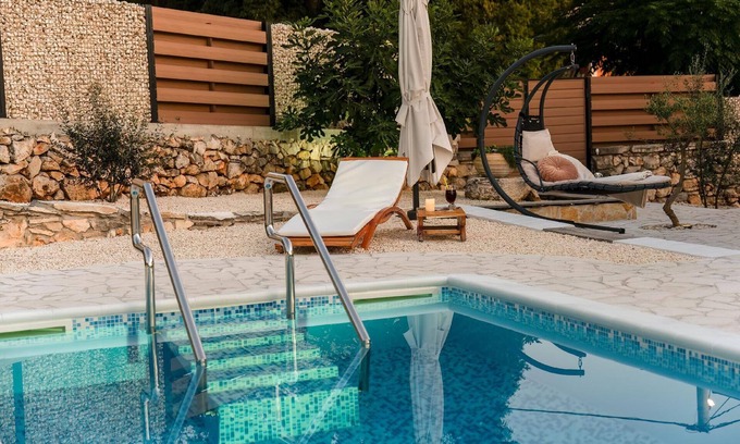 Pokrovnik House | Holiday house Pokrovnik for 1 - 8 persons with 3 bedrooms - Holiday home