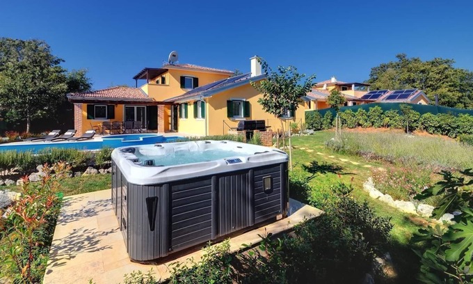 Rezanci House | Holiday house Rezanci for 1 - 8 persons with 4 bedrooms - Holiday house