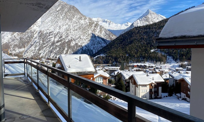 Saas-Fee Ski Chalet | Holiday house Saas Fee for 1 - 7 persons with 4 bedrooms - Holiday house