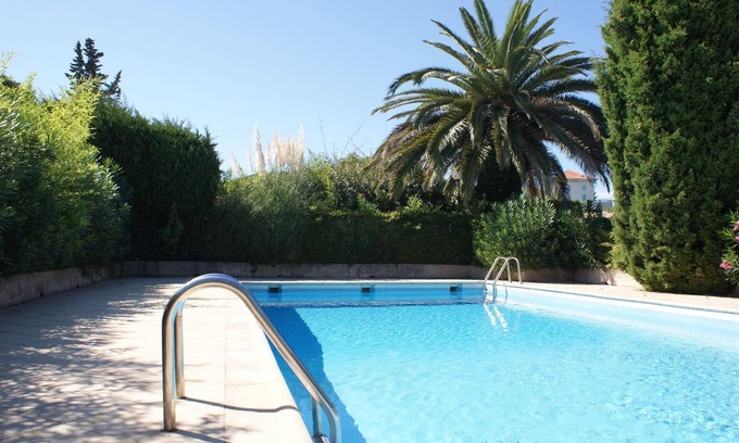 Plage de la Garonnette House | Holiday house Sainte-Maxime for 1 - 4 persons with 2 bedrooms - Twin house