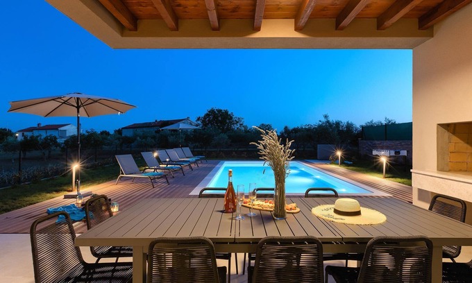 Stokovci House | Holiday house Svetvinčenat for 1 - 10 persons with 5 bedrooms - Holiday home