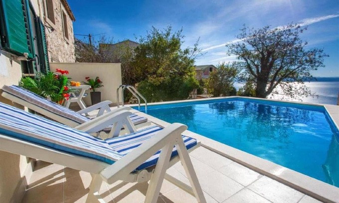 Tucepi House | Holiday house Tučepi for 1 - 5 persons with 2 bedrooms - Holiday house